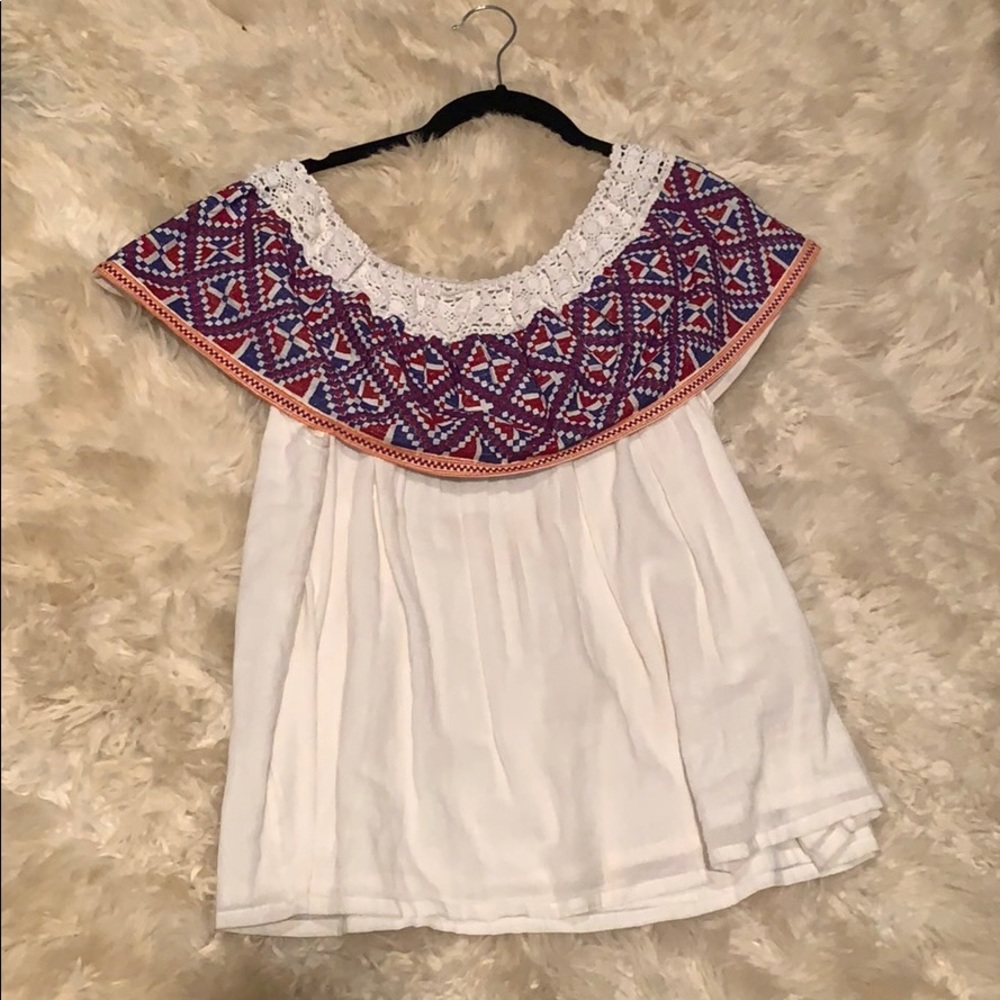 Embroidered off the shoulder top Size Small